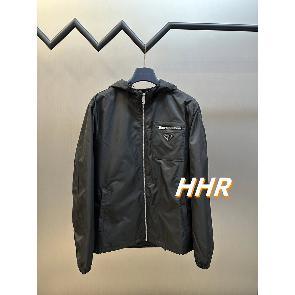 [รุ่นที่ถูกต้อง] Pr @ da/Prada Chest Pocket Metal Triangle Logo Zipper Hooded Jacket Jacket 25ss ฤดู