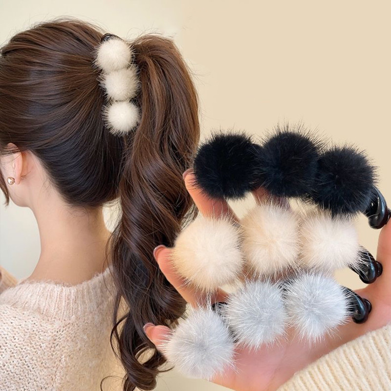 สไตล์เกาหลี Pom-Pom Banana กิ๊บติดผมสําหรับผู้หญิง Elegant Temperamen Hight หางม้าผม Pin แฟชั่นสาว Updo กิ๊บติดผม