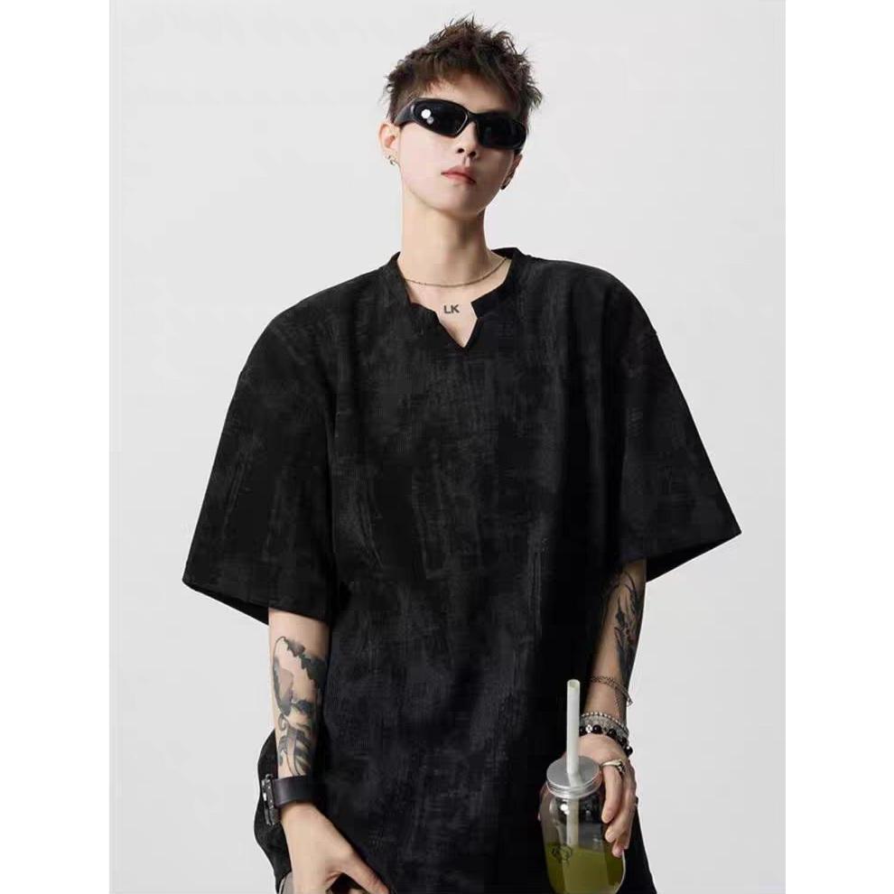 56MEN Henley Shirt DX22 เสื้อยืด Oversize แขนสั้น ผ้าร่อง คอHenley เสื้อยืดชาย เสื้อยืดแขนสั้น สไตล์วินเทจ Fashion Men