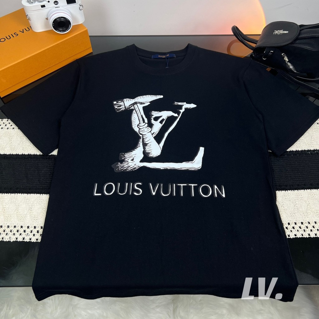 LOUIS VUITTON/LV/2026 Early Spring เสื้อยืดแขนสั้นสไตล์ใหม่ผู้ชายผู้หญิงคู่ All-Match Heavy ญี่ปุ่นร