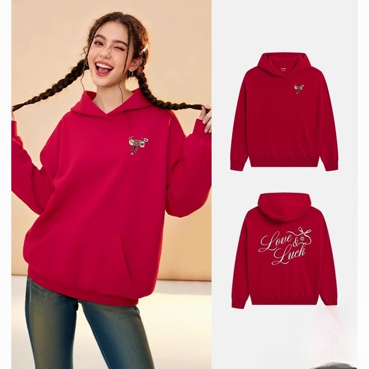 HOLLISTER ปีใหม่ของฮอลลี่สเตอร์ปีใหม่สีแดงเสื้อกันหนาวหมวกผู้หญิงพรีเมี่ยมผ้าฝ้ายขนาดใหญ่เสื้อกันหนา