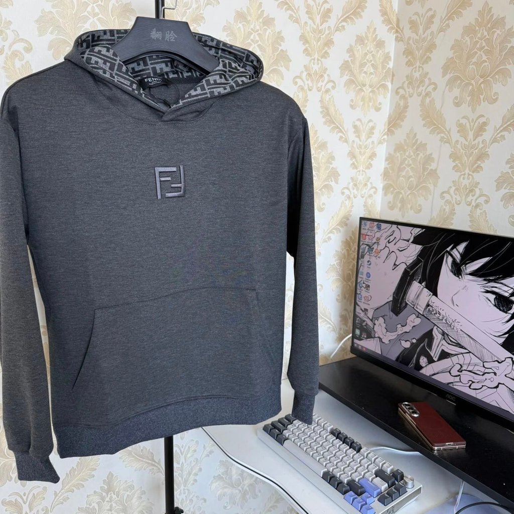 เสื้อสเวตเตอร์ Fendi Heavy แบบทรงสูง ดีไซน์ครบครัน