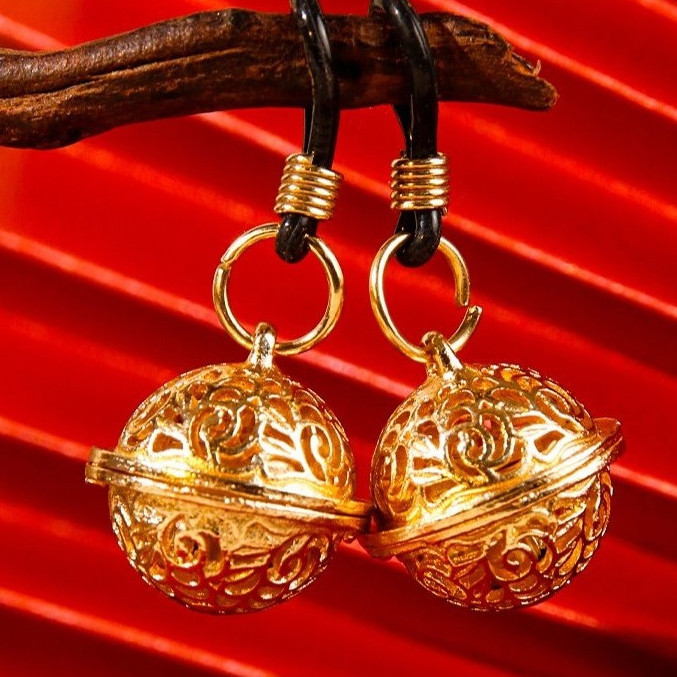 ที่หนีบกระดิ่งทอง 1 คู่ Palace Bell Nipple Clamp เพิ่มความสุข พร้อมส่ง