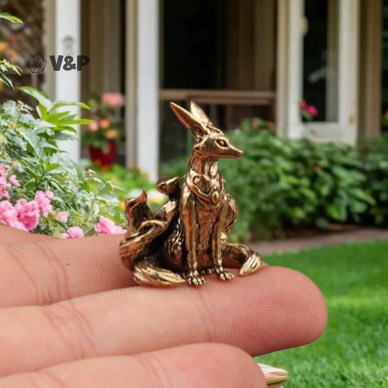 V & P 1 ชิ้นเก้าหาง Fox Miniature Figurines เครื่องประดับโต๊ะทองเหลือง Mythical Fox รูปปั้นมินิทองแด