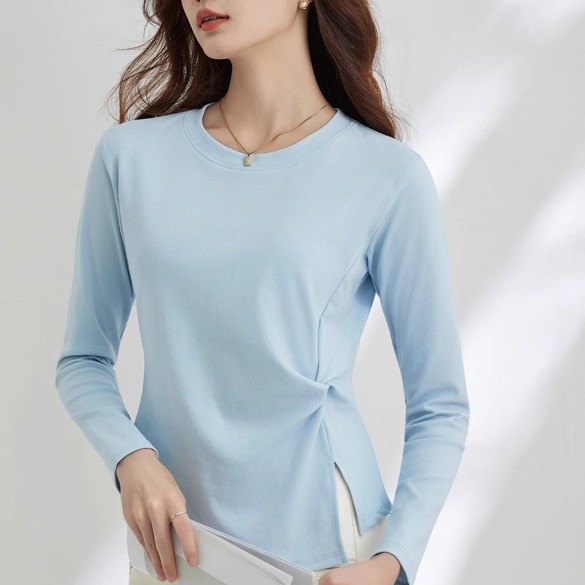 หรูหรา High-End รอบคอไม่สม่ําเสมอแขนยาวเสื้อยืดผู้หญิง Slim-Fit การออกแบบจีบ Niche Bottoming เสื้อผู