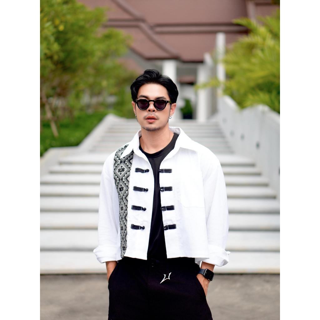 เสื้อผ้าแฟชั่น เสื้อครอปผ้าฝ้ายฟอกนุ่มสีขาวไม่ตกสี ! ประดับผ้าทอขิตดำ ยาว23นิ้ว no.57 ขาวยาวครอปทอขิตดำไม่ตกสี!