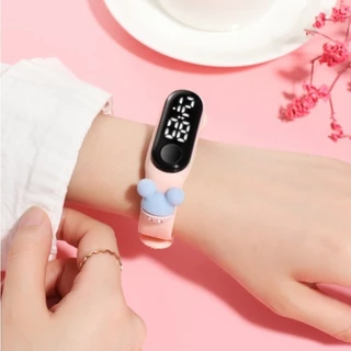 นาฬิกา LED สําหรับเด็ก Superhero & Cartoon - 6 สี Choices สายซิลิโคนทนทาน Time-Displaying ของเล่นสําหรับเด็ก