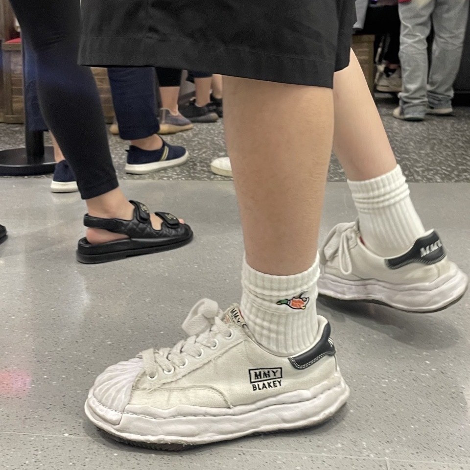 Mmy Mihara Kangyu รองเท้ากีฬาละลายน้ํา, รองเท้าผ้าหัวเปลือกหอย, พื้นรองเท้าหนาที่เพิ่มความสูง