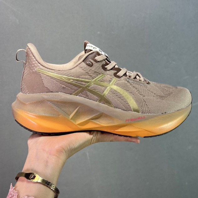 Asics Novablast 5 รองเท้าวิ่งสำหรับผู้ชายและผู้หญิง กันกระแทกดี รหัส 1011C031-020