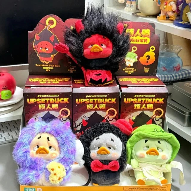 【ของแท้ 100%】Upset Duck V5 เครื่องเล่นสีสันสดใสเป็ด 1 ทั้งชุดกล่องตาบอด Upsetduck ตุ๊กตาไวนิล Myster