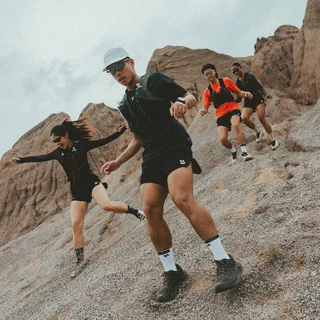 YUPSTER เสื้อวิ่งแขนยาว ผู้หญิง รุ่น [ Trail Motion ] Women Running Long Sleeves ผ้าเบา แห้งไว