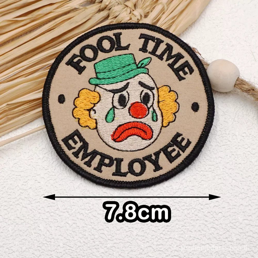 ช่วงเวลาของคนงาน Fool สนุกแสตมป์ Velcro ของคนงาน Clown Beahavior ภาษาอังกฤษ Morale แสตมป์ยุทธวิธีกระเป๋าเป้สะพายหลังที่ถอดออกได้ตกแต่งผ้าสติกเกอร์