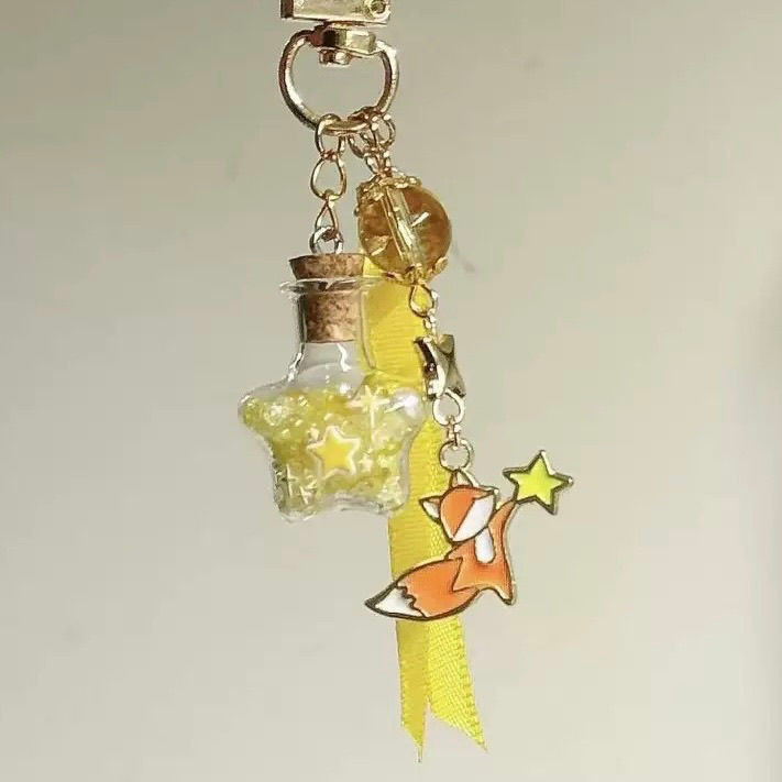 Times Youth League Little Red Book แนะนํา Star Ding Chengxin Wishing ขวดลูกปัดโซ่โทรศัพท์มือถือจี้แน