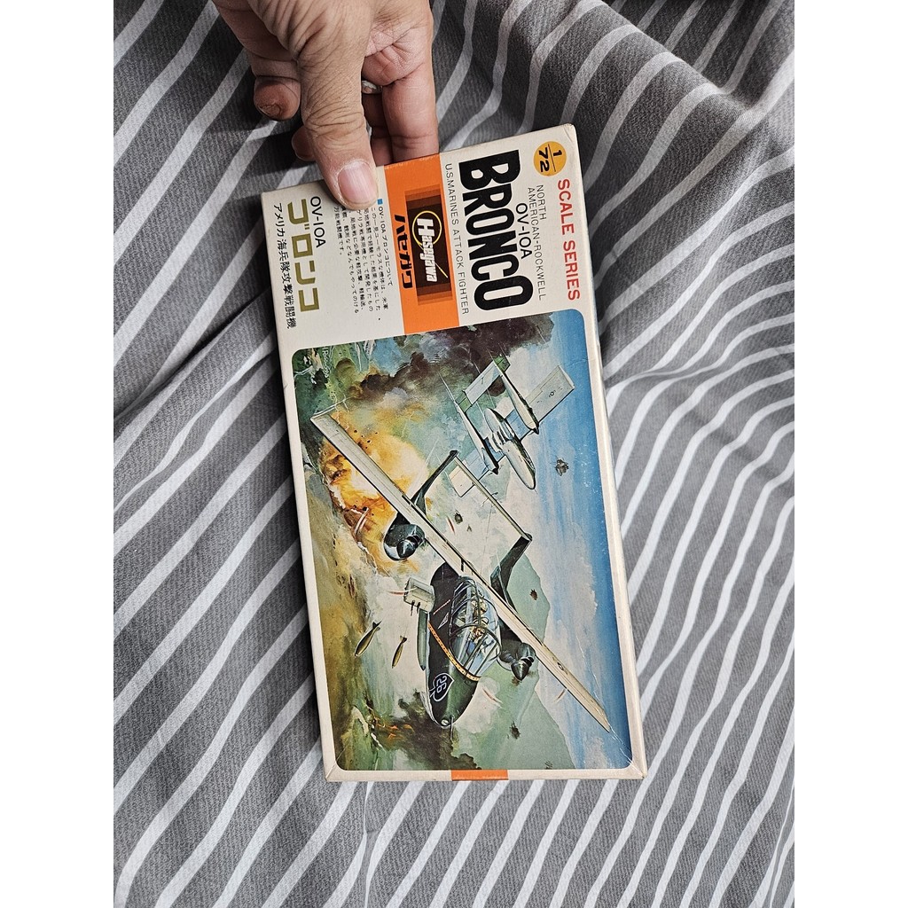 Hasegawa 1/72 OV-10A Bronco US Navy Strike เครื่องบินประกอบรุ่นกระดานที่สมบูรณ์ที่มีสติกเกอร์น้ําเดิ