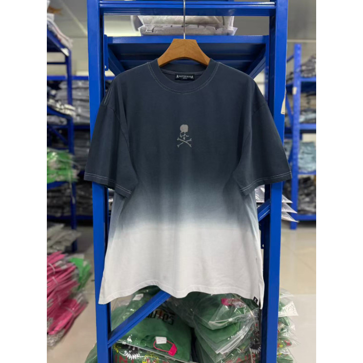 Gradient Tie-Dye Skull พิมพ์เสื้อยืดแขนสั้นผู้ชายผู้หญิงหลวมรอบคอด้านบนที่ไม่ซ้ํากัน Casual All-Match Street สไตล์ทุกวัน Commuter สไตล์พื้นฐาน