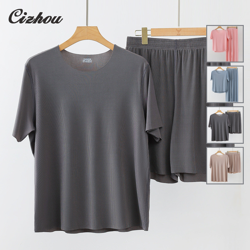 ชุดนอน Relaxed Fit - เสื้อแขนสั้นและกางเกงเอวปรับได้ เหมาะสำหรับสภาพอากาศร้อน