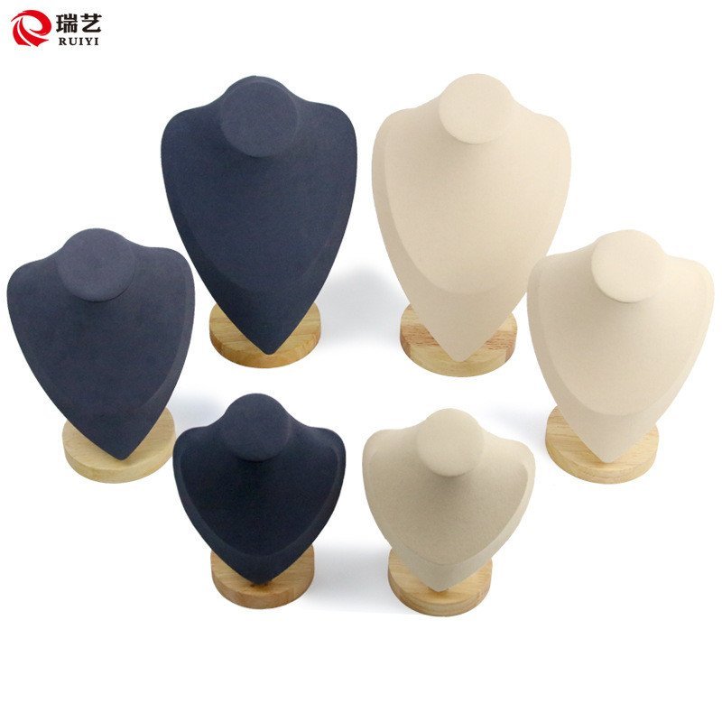 ภาพบุคคลยืนแสดงคอบีชแสดงอุปกรณ์ประกอบฉากยุโรปสไตล์อเมริกันบ้านแฟชั่นเครื่องประดับพร้อมสต็อกเครื่องปร