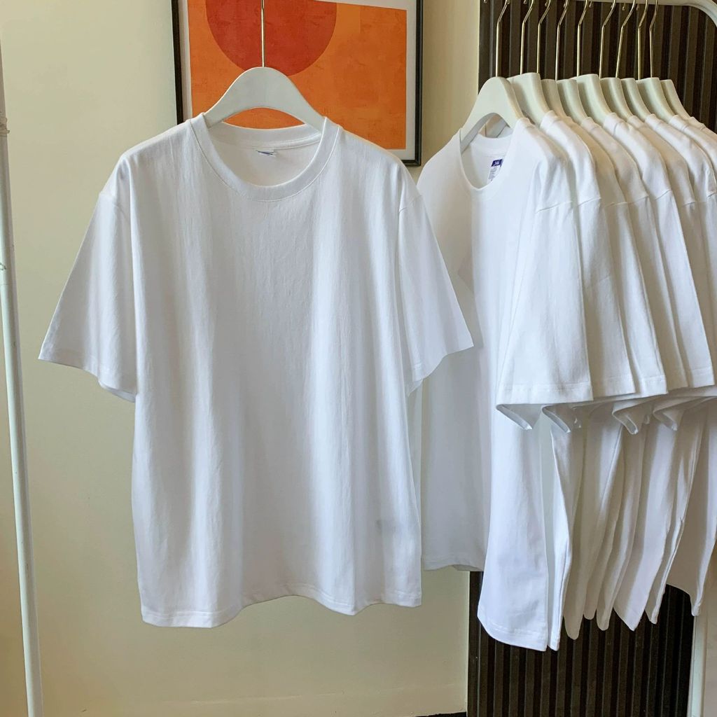 2026260ก สไตล์ญี่ปุ่นผ้าฝ้ายหนักแขนสั้นเสื้อยืดผู้ชายผู้หญิงสีทึบสีขาวผู้ชายรอบคอ จุดต่ําสุด เสื้อรุ