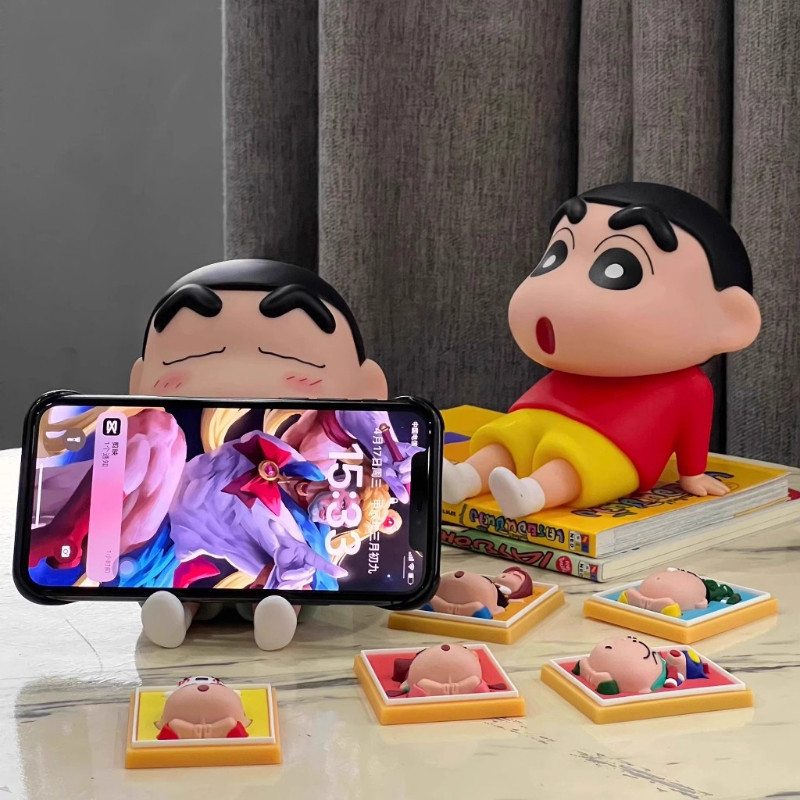 ขาตั้งโทรศัพท์ โมเดลฟิกเกอร์ชินจังน่ารัก Crayon Shin-chan Mobile Phone Holder สําหรับตกแต่งบ้าน - รูปที่ 2