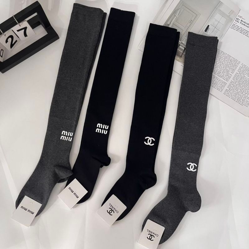 纯棉秋冬新款香风小腿字母袜子女洋气过膝袜简约韩版时尚高筒12.9Pure Cotton Autumn and Winter New Style Fragrant Calf Letter Socks f