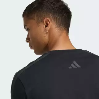 adidas ไลฟ์สไตล์ เสื้อยืดพิมพ์ลาย LUX COFFEE CAFE POUR ผู้ชาย สีดำ KB4847