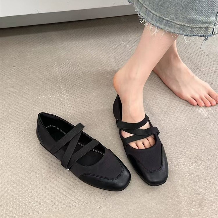 รองเท้าแตะสุภาพสตรีปากตื้นแบนสแควร์ Toe รองเท้าสไตล์ใหม่ Cross Strap รองเท้าบัลเล่ต์ภาษาฝรั่งเศสคํา 