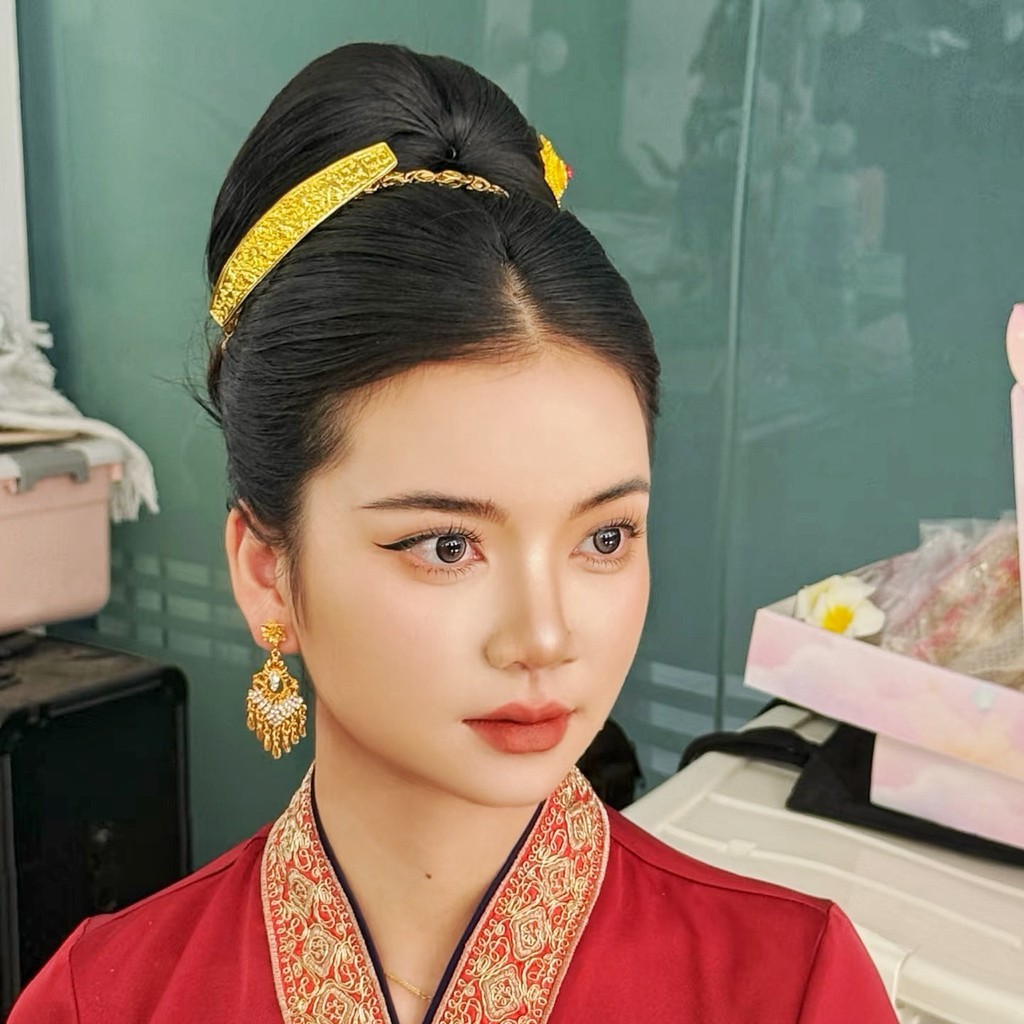 ปิ่นปักผมไทยโบราณ งานละเอียดประณีต ลวดลายไทยสวยคม สีทองขับผิว ใส่แล้วช่วยเสริมลุคให้ดูสง่างามและโดดเด่น