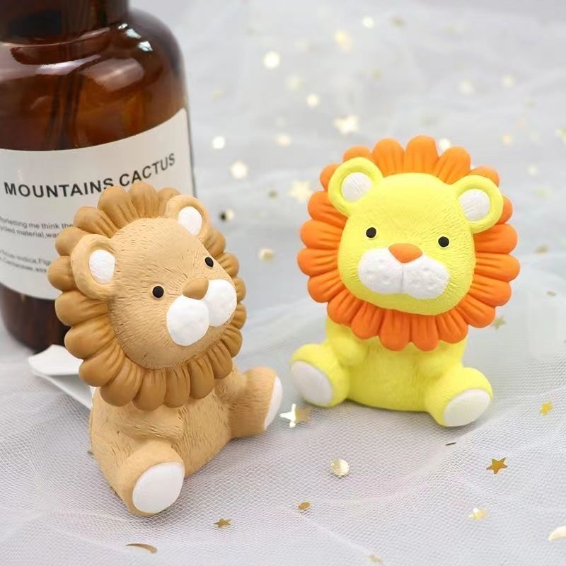 ตุ๊กตาปูนปลาสเตอร์สิงโตน่ารักเด็ก DIY ระบายสีตุ๊กตาปูนปลาสเตอร์อโรมา 3D Graffiti สีขาวตัวอ่อน AC519 