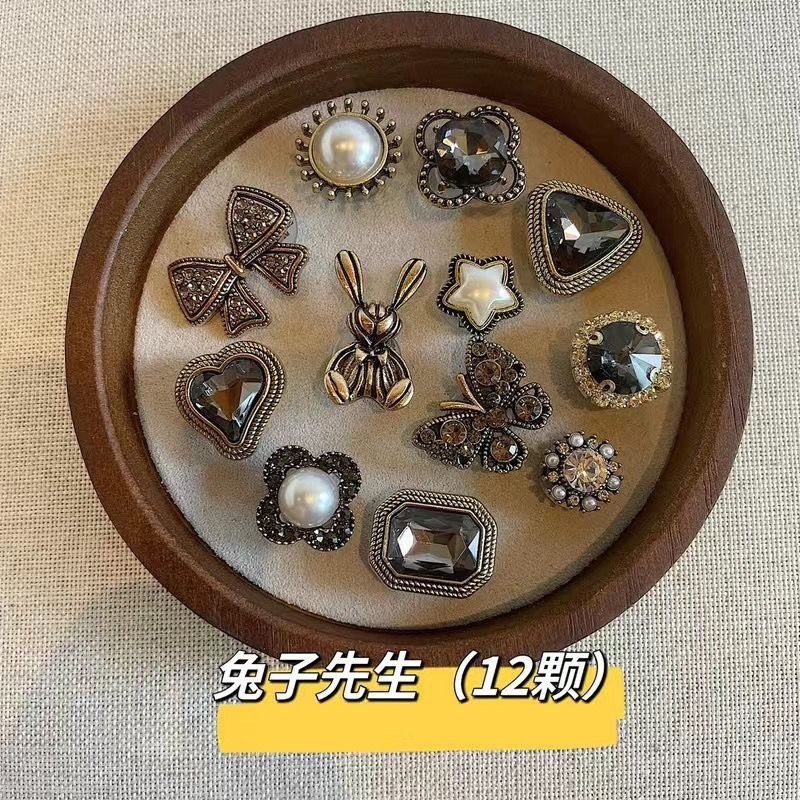 Hole Shoe Flower Buckle Rabbit Mr Barlow huabulaiai.my20251210