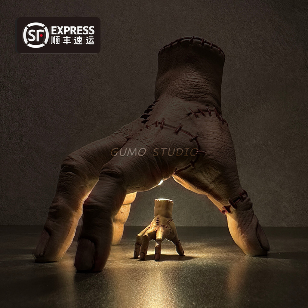 คลังสินค้าพร้อม WEDNESDAY WEDNESDAY THING Adams Family Small Things Broken Hand อินเทรนด์เล่นตกแต่ง 