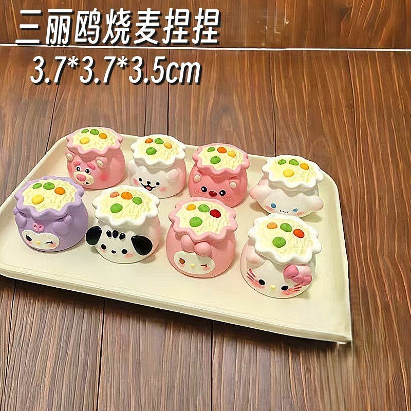 Sanrio Strawberry Bear Aromatherapy พลาสเตอร์ตุ๊กตา DIY Graffiti เครื่องประดับตุ๊กตาเครื่องประดับขนา