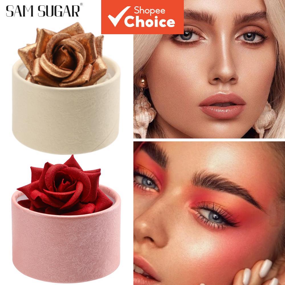 SAM SUGAR บลัชออนไฮไลท์ทรงดอกกุหลาบ 3 มิติ สีธรรมชาติ ช่วยเพิ่มสีสันให้ใบหน้ากลีบดอกไม้เล็กแต่งหน้าได้ง่าย