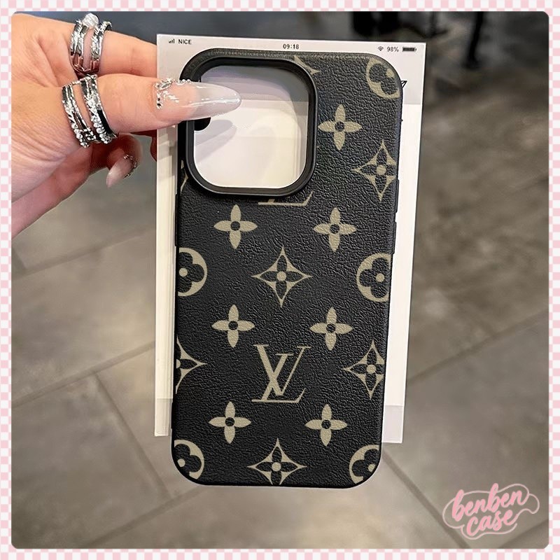 เคสไอโฟน11 ที่ทันสมัยแบรนด์สีทองตก แต่งรูปแบบดูเดิล เคส IPhone 17 11 15 12 13 16 14 Pro Max 17Pro 7P