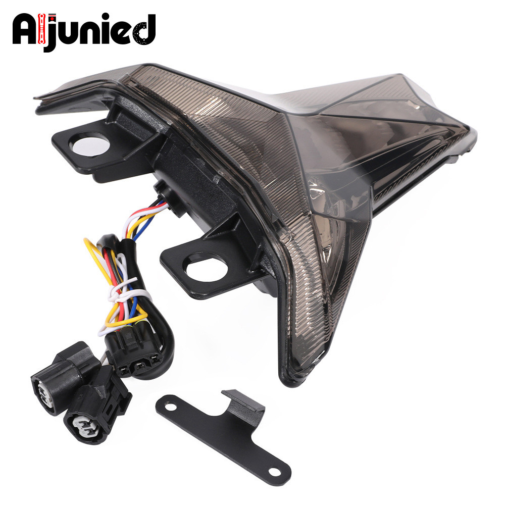 เหมาะสําหรับ Kawasaki ZX4R ZX-25R ไฟท้ายแบบบูรณาการใช้งานร่วมกับไฟเลี้ยว LED ไฟเบรคด้านหลังอุปกรณ์เส