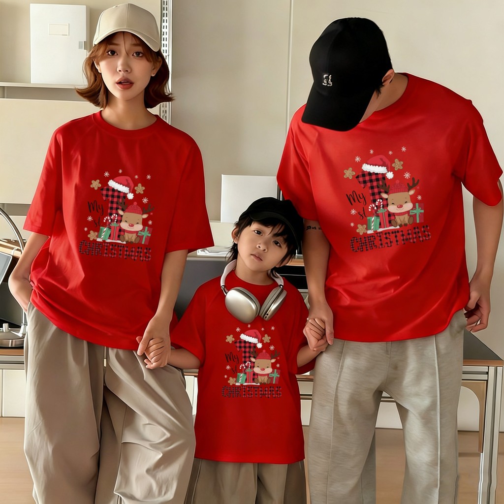 PlayTee ເສື້ອຍືດຄໍກົມ ນຸ່ມຫຼາຍ ລາຍ Christmas deer ຊຸດຄອບຄົວ