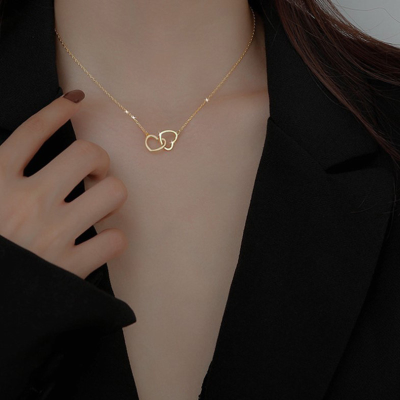 สร้อยคอหัวใจที่เชื่อมต่อกันมินิมอล-เครื่องประดับจี้หัวใจคู่โลหะผสมขนาดเล็กสําหรับผู้หญิง