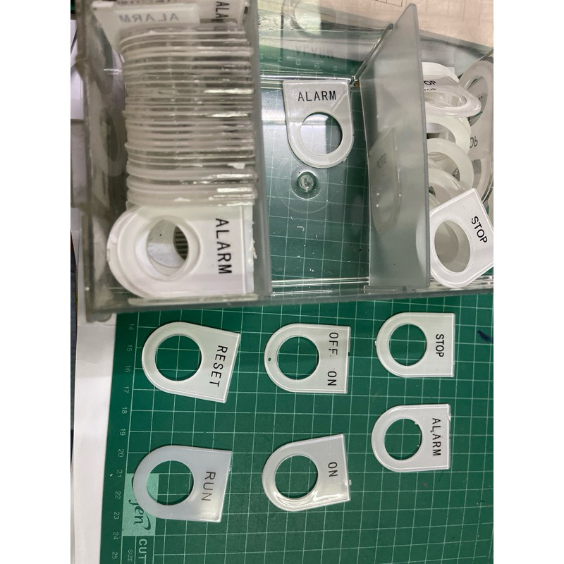 ส่งจาก กทม ป้ายเนมเพลท Name plat แพ็ค5ชิ้น  Power  run start off auto man overload stop off s r t on