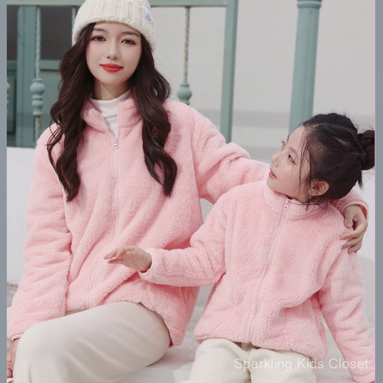 สาวฤดูใบไม้ร่วงฤดูหนาวแจ็คเก็ตขนแกะซับสาวขนแกะปะการังด้านบนพ่อแม่และลูกสวมใส่