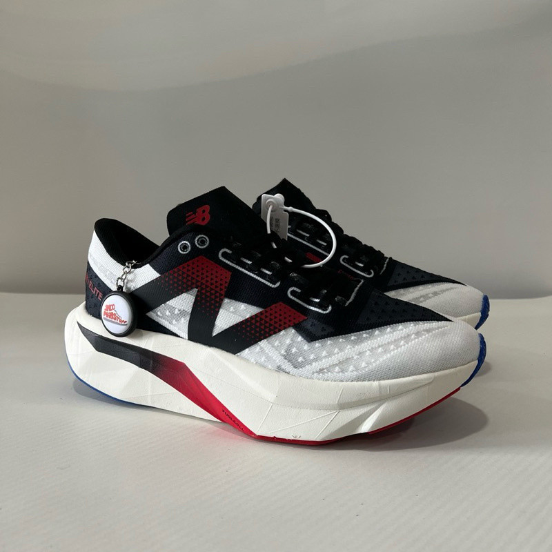 รองเท้าผ้าใบ FUELCELL SC ELITE V4 สำหรับทุกคน