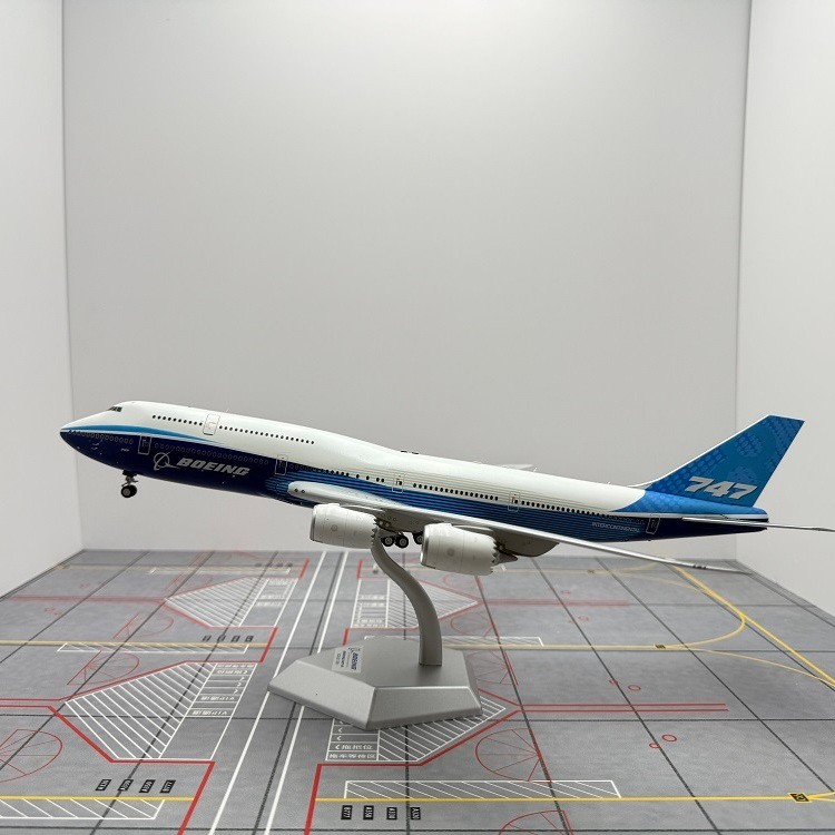 พร้อมสต็อก SQ Wings 1/200 B747-8 Boeing Dream Coating N6067E Alloy Airliner Model Aircraft