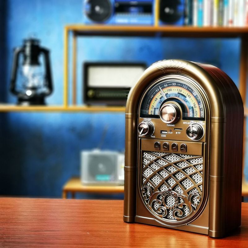 วิทยุบลูทูธแบบตั้งโต๊ะ FM พร้อมลำโพงคุณภาพสูง