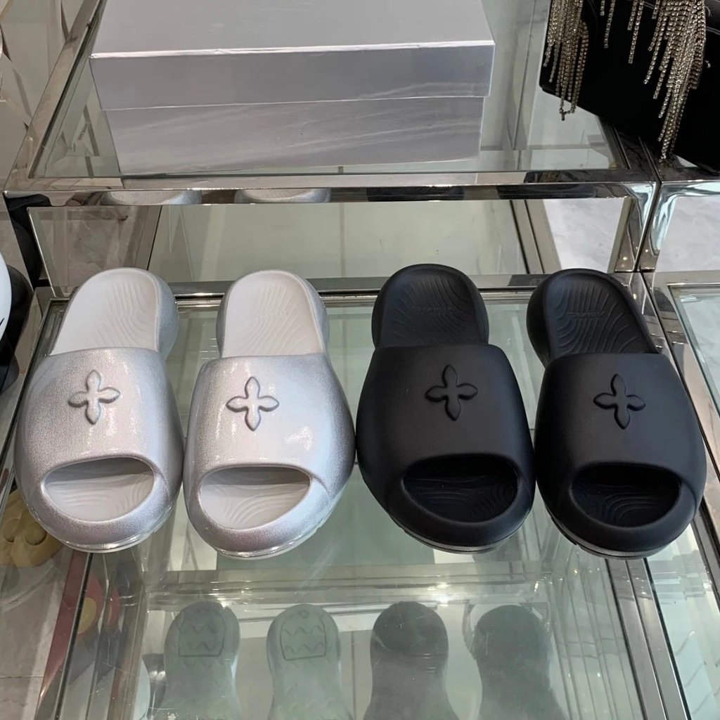 SMFK Niche Design CROSS ดอกไม้เงินหนาSoledรองเท้าแตะผู้หญิงฤดูร้อนสวมใส่ด้านนอก2025 ใหม่รองเท้าแตะชา