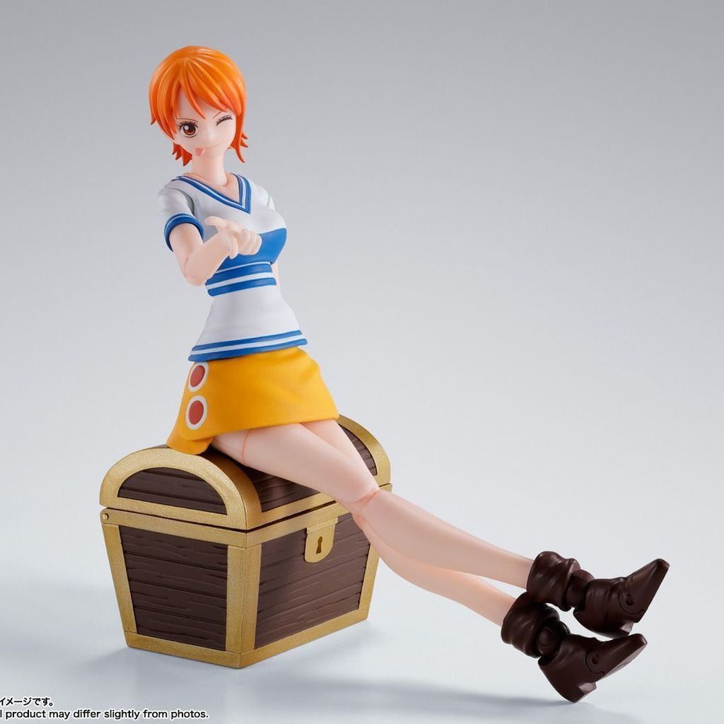 Bandai SHF One Piece One Piece Nami Adventure Dawn Figure