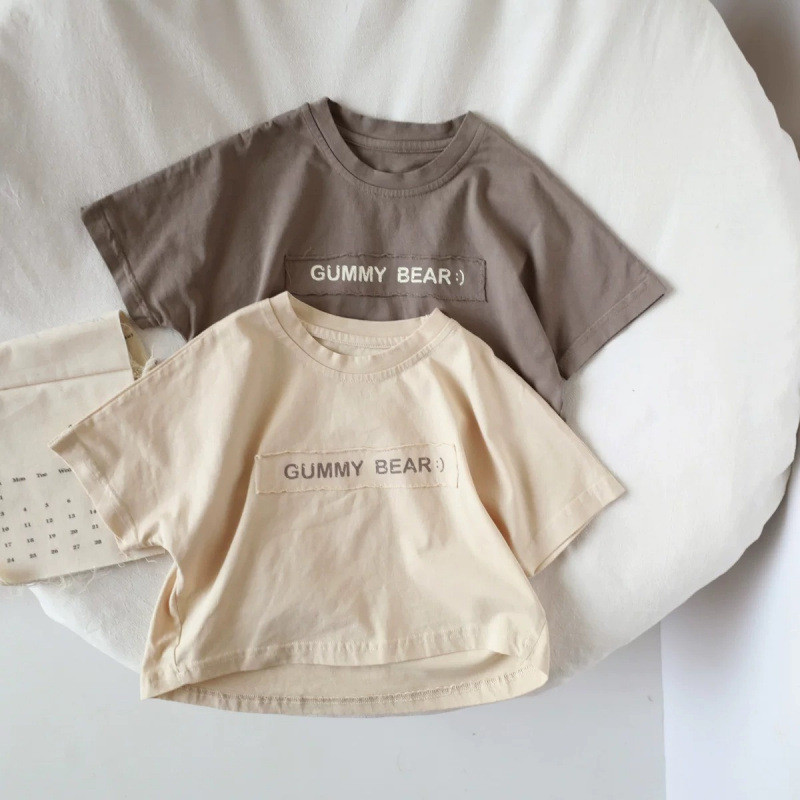 ปลาค็อด 2026 โมริ ชุด~เด็กฤดูร้อนผ้าฝ้ายแท้แขนสั้นเสื้อยืดสไตล์ใหม่แพทช์พิมพ์ตัวอักษรย้อนยุคครึ่งแขน