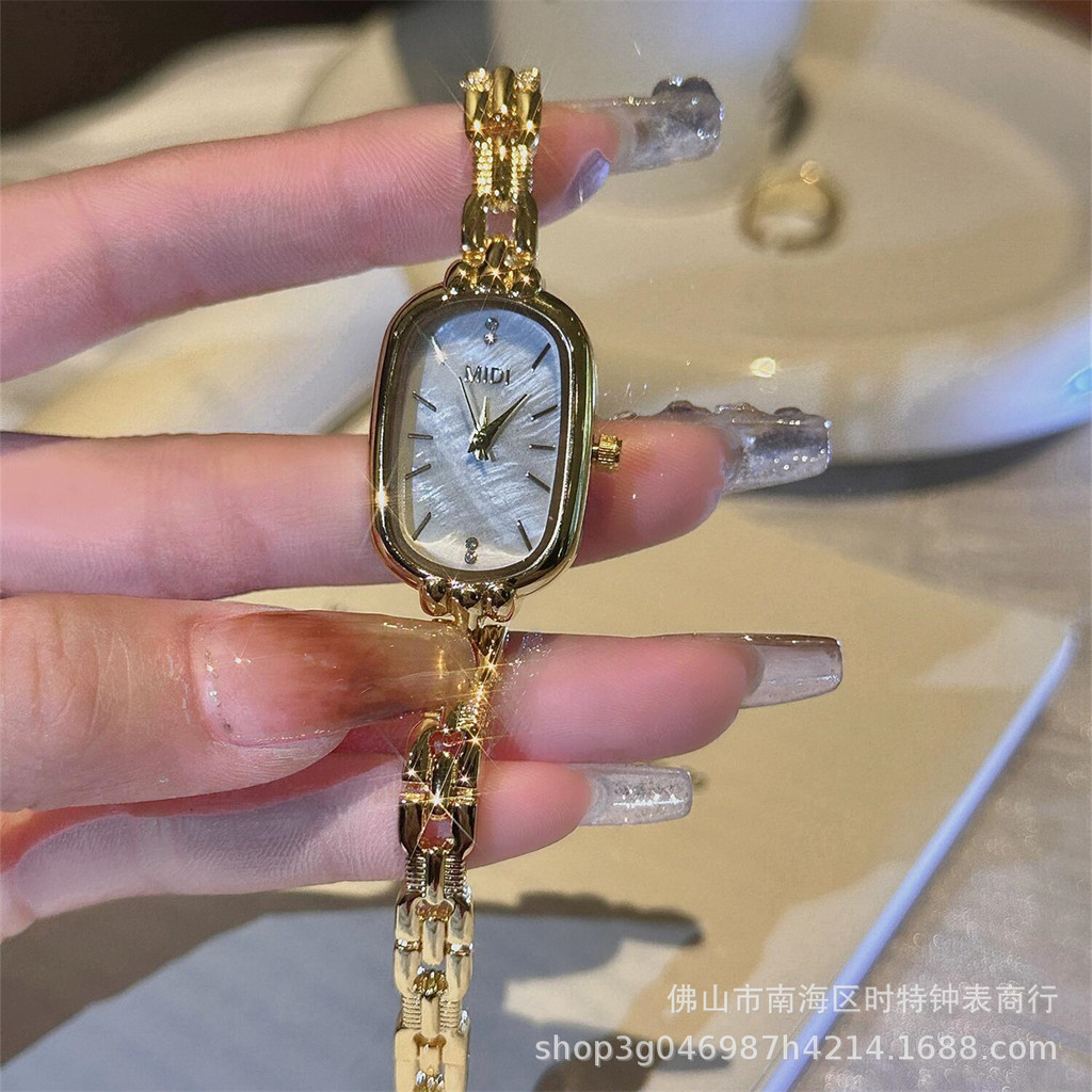 MIDI Xiaoxiangfeng Oval Mother-of-Face Face Small Dial Chain นาฬิกาผู้หญิงอารมณ์ High-Appearance คลั