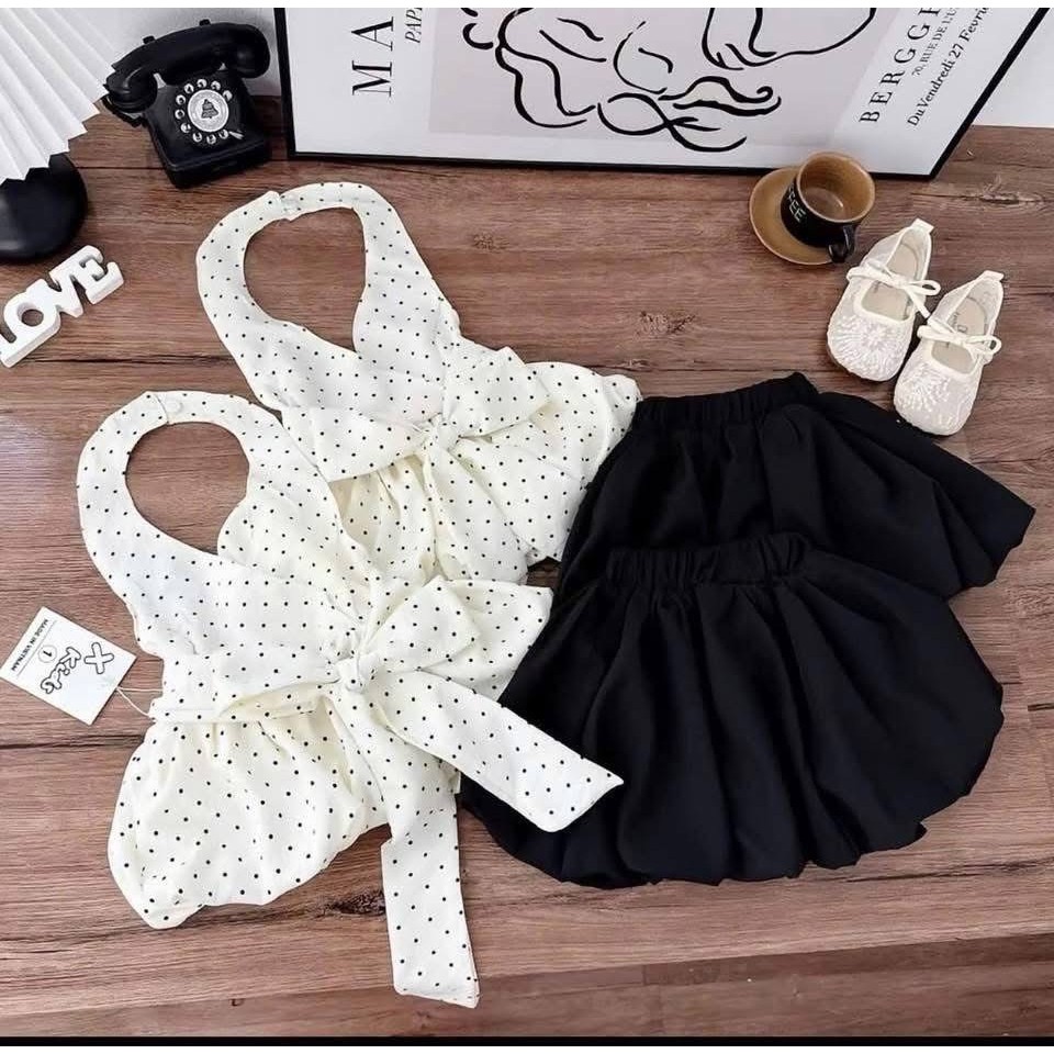 KAHNOM0408♥️พร้อมส่งในไทย♥️ชุดเด็กผู้หญิง 1-5ขวบ เสื้อลายจุดเปิดหลังผูกโบชว์จั๊มเอวหลัง กางเกงทรงบอลลูน มีรูปงานจริง