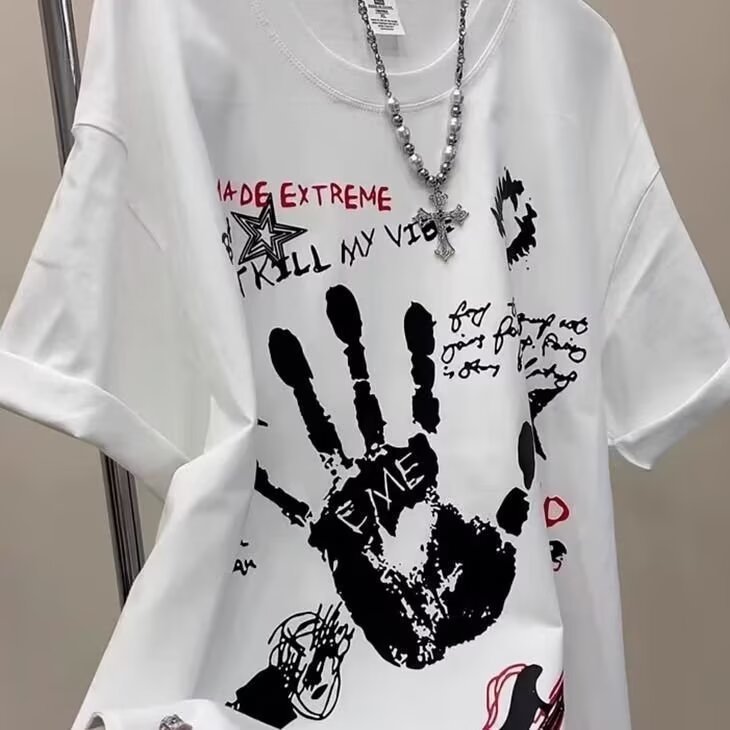 20262025เสื้อยืดแขนสั้นสไตล์ใหม่ผู้ชาย ins Street Wear ยุโรปอเมริกันสไตล์ฮิปฮอปรอบคอ Bottoming เสื้อ