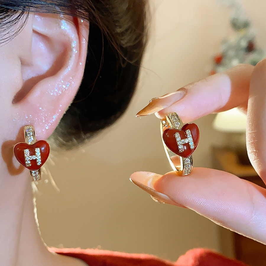 [Jewbeauty]Heart Shape H Letter Ear Studs Red Accent Rhinestone Gold Tone Elegant Women Daily Fashion Jewelry