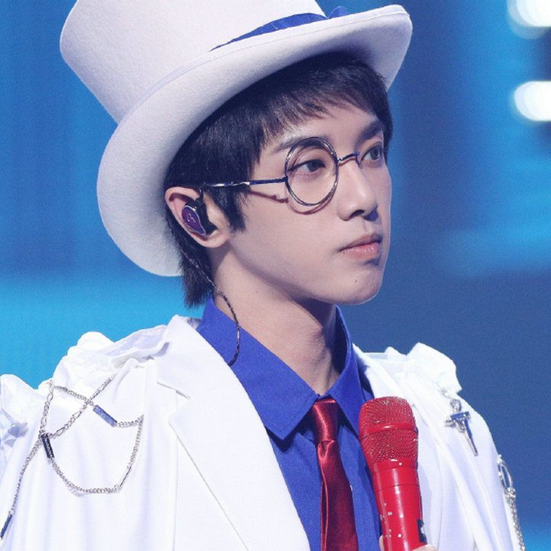 แว่นตา 2D กรอบตาเดียว โซ่กลวง Kaito Kid สไตล์เรโทรอังกฤษ แว่นกันแดดสร้างสรรค์