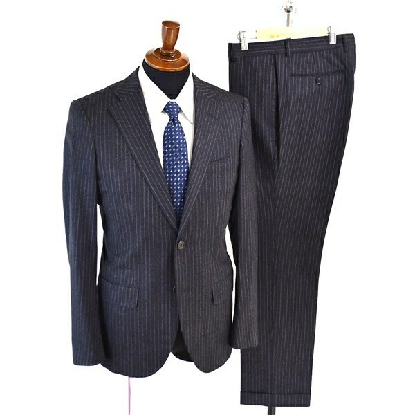 From Jampanสูท TOMORROWLAND ผลิตในอิตาลี ผ้า Canonico เกรด Super 120 กระดุมสองเม็ด ทรงกระดุมแถวเดียว